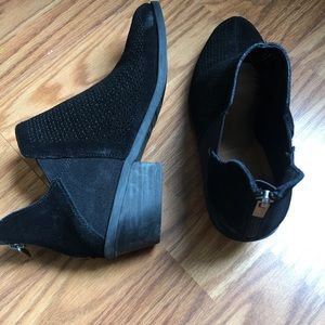Crown vintage black bootie